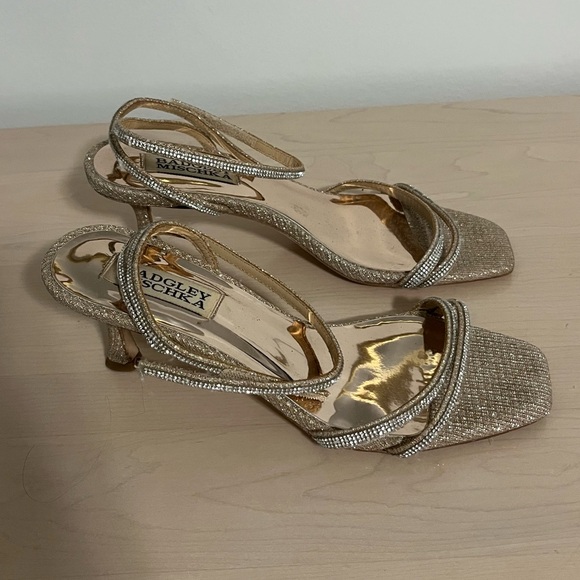 Badgley Mischka Ultra Kitten Heels in Pale Gold - Picture 8 of 11